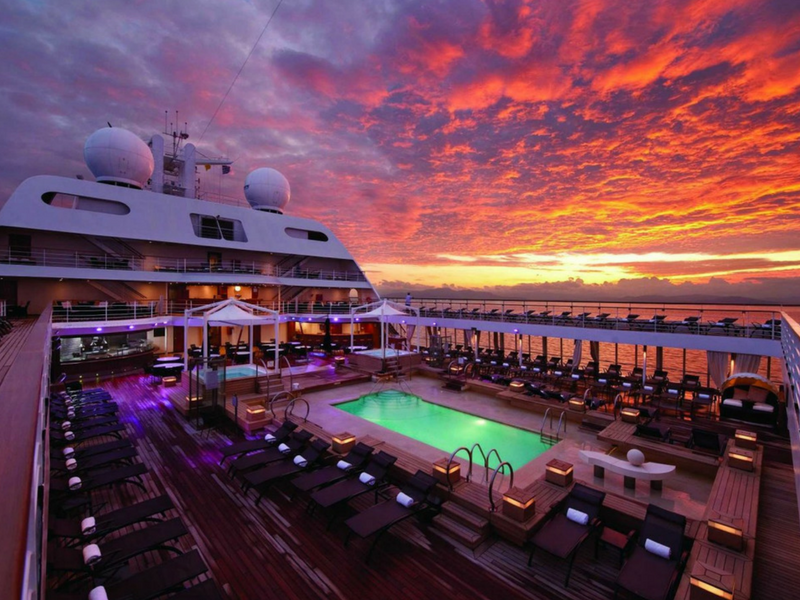 Crucero navegando en alta mar con Rauquén Viajes – experiencia inolvidable